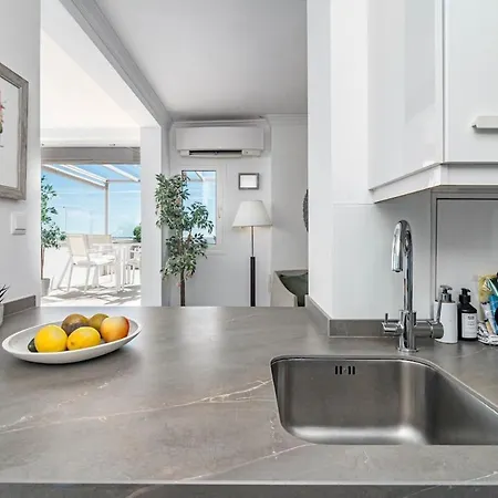 Apartment Victoria Blu Ref #95 *